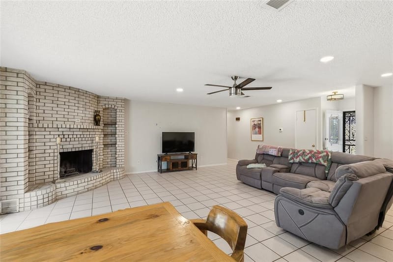 914 Meadowlark Lane, Granbury TX 76048 - Photo 5