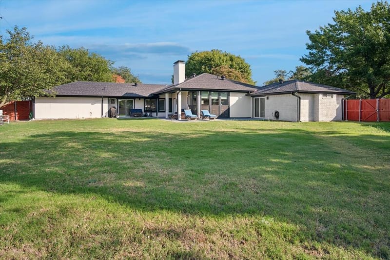 10102 Laingtree Drive, Dallas TX 75243 - Photo 22