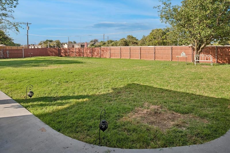10102 Laingtree Drive, Dallas TX 75243 - Photo 25
