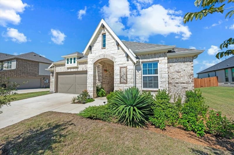 2228 Garnet Drive, Waxahachie TX 75167 - Photo 2