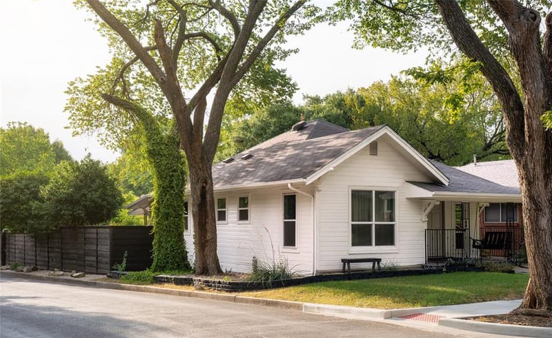 938 N Clinton Avenue, Dallas TX 75208 - Photo 6