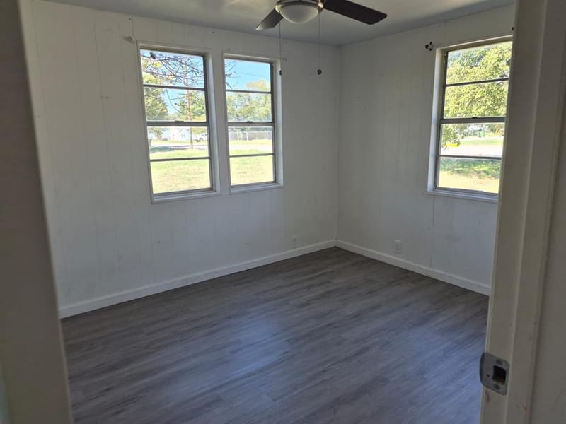 1006 SE Martin Luther King Jr Street SE, Mineral Wells TX 76067 - Photo 6