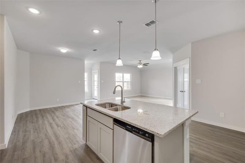 2429 Spring Side Drive, Royse City TX 75189 - Photo 2