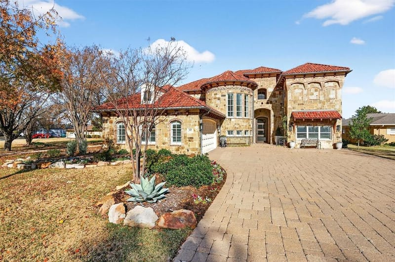 600 Kiowa Drive E, Lake Kiowa TX 76240 - Photo 2