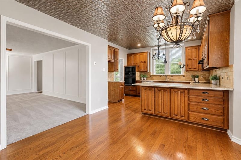 2110 Emerald Lake Drive, Arlington TX 76013 - Photo 3