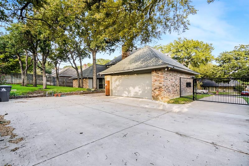 2110 Emerald Lake Drive, Arlington TX 76013 - Photo 24
