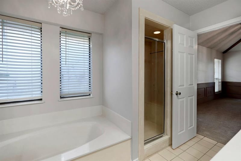2110 Emerald Lake Drive, Arlington TX 76013 - Photo 10