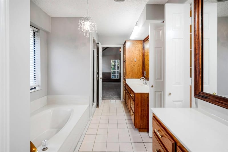 2110 Emerald Lake Drive, Arlington TX 76013 - Photo 11