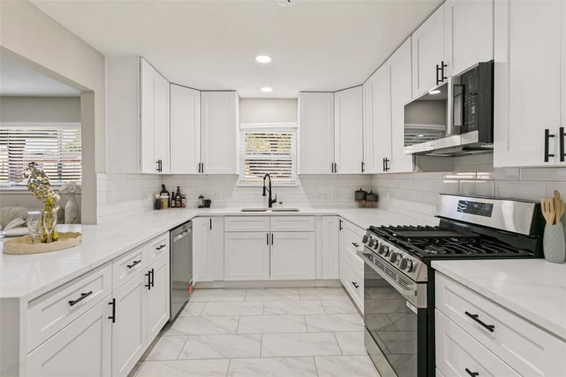 1124 Norwood Drive, Hurst TX 76053 - Photo 6