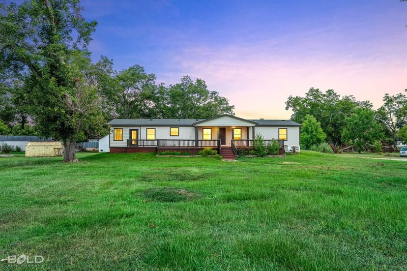 660 Red Chute Lane, Bossier City LA 71112
