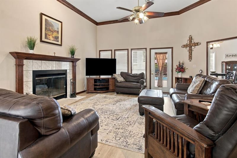 1607 N Park Drive, Bowie TX 76230 - Photo 5