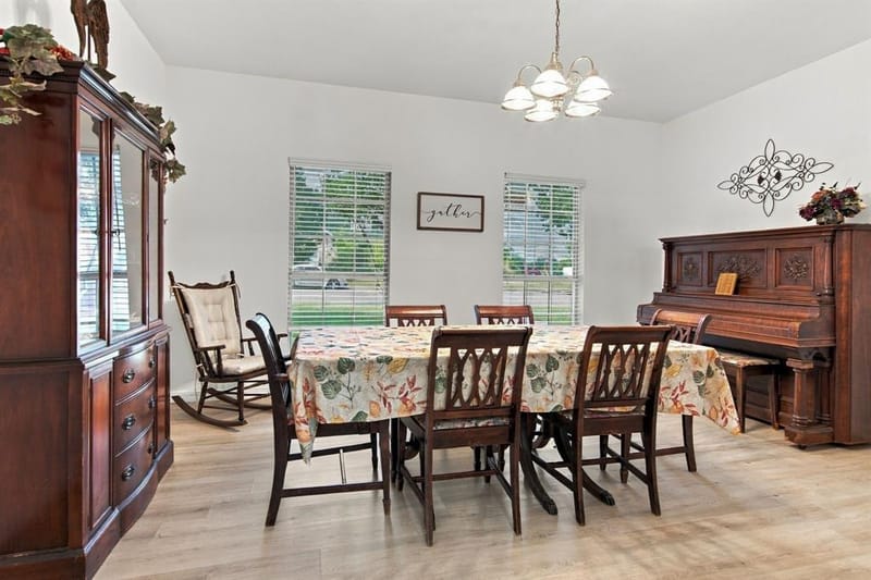 1607 N Park Drive, Bowie TX 76230 - Photo 9