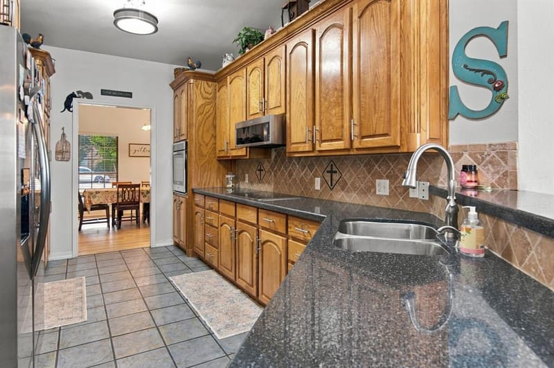 1607 N Park Drive, Bowie TX 76230 - Photo 11
