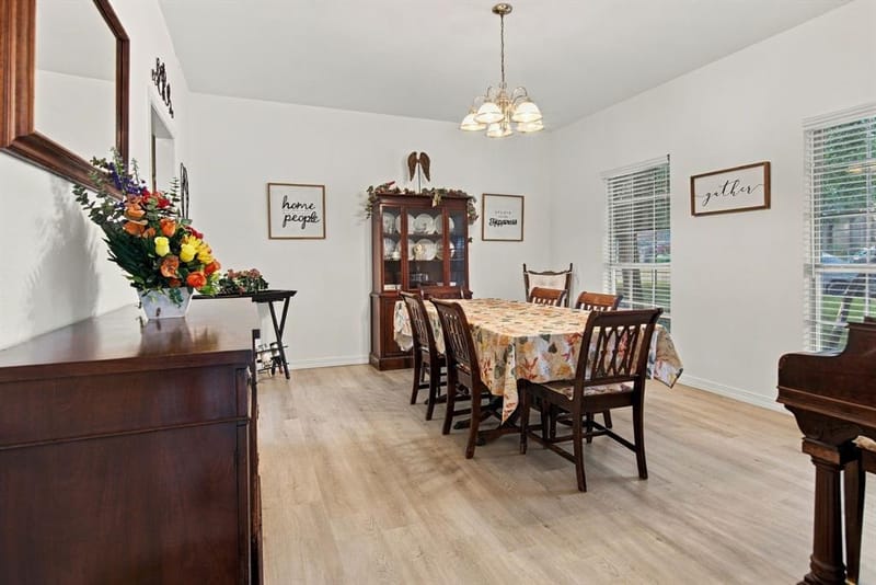 1607 N Park Drive, Bowie TX 76230 - Photo 8