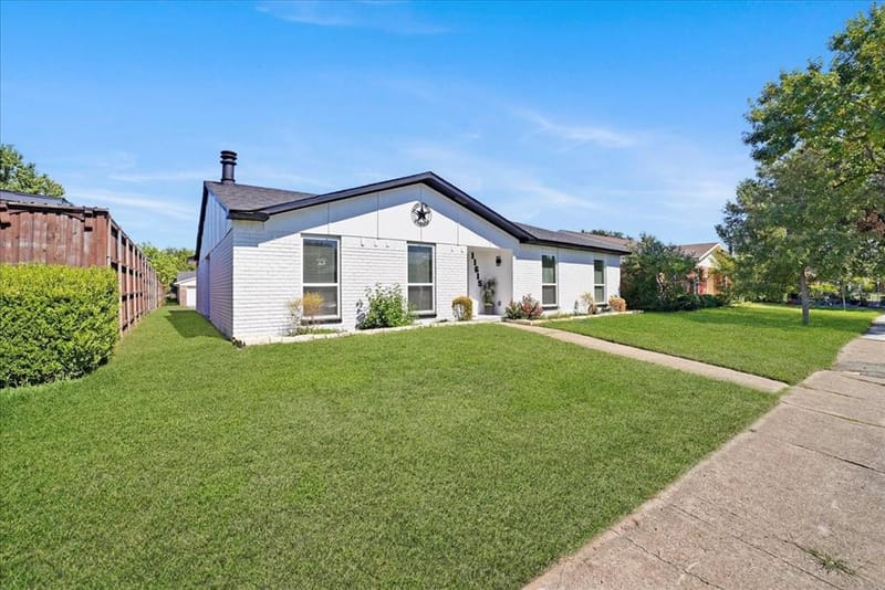 11615 Featherbrook Drive, Dallas TX 75228