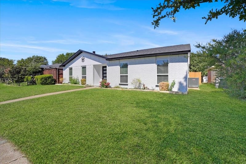 11615 Featherbrook Drive, Dallas TX 75228 - Photo 5