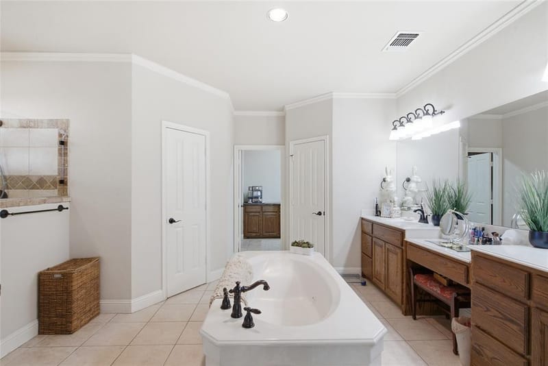 223 Deer Creek Drive, Aledo TX 76008 - Photo 9