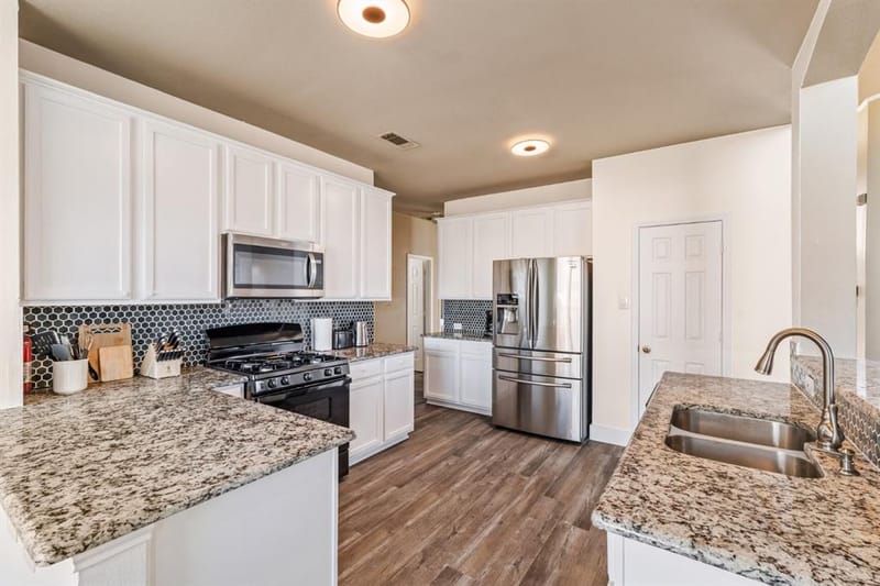 1464 Summerhill Drive, Carrollton TX 75007 - Photo 4