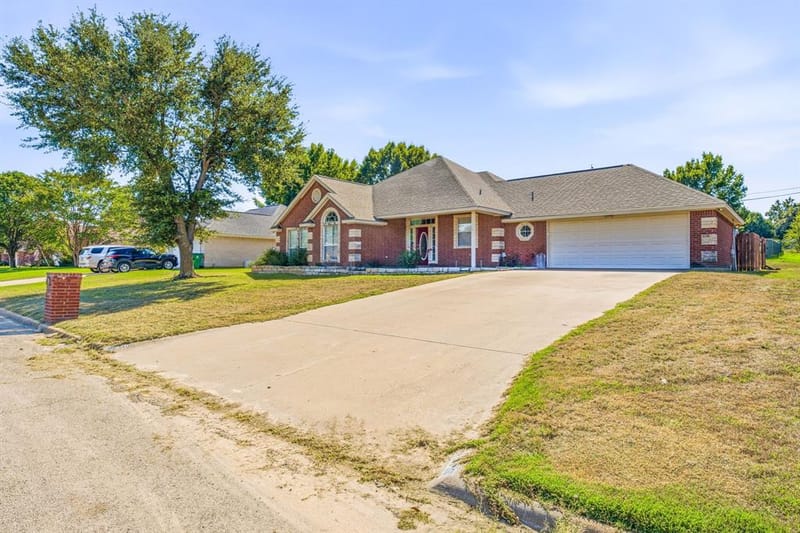 1466 Oakwood Drive, Stephenville TX 76401 - Photo 3