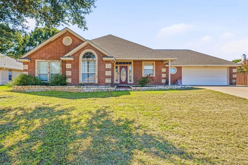 1466 Oakwood Drive, Stephenville TX 76401
