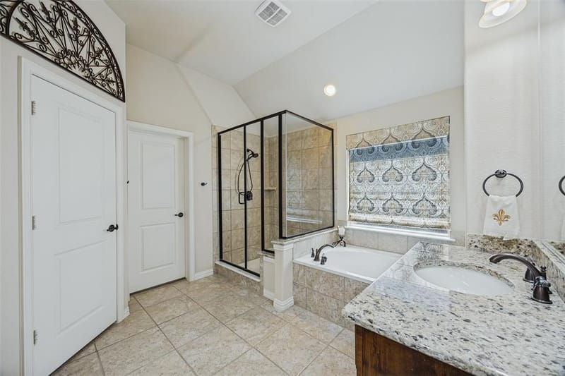 2516 Bill Moses Parkway, Farmers Branch TX 75234 - Photo 23