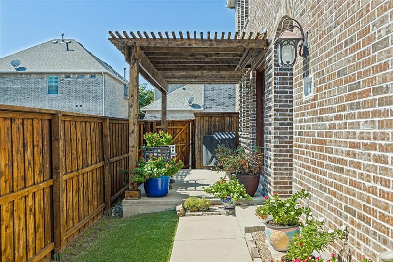 2516 Bill Moses Parkway, Farmers Branch TX 75234 - Photo 7