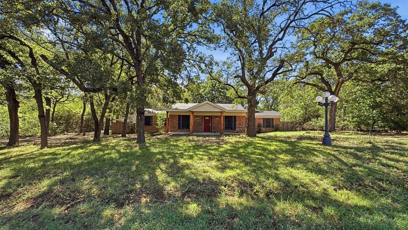 1004 Lakeview Drive, Joshua TX 76058 - Photo 4