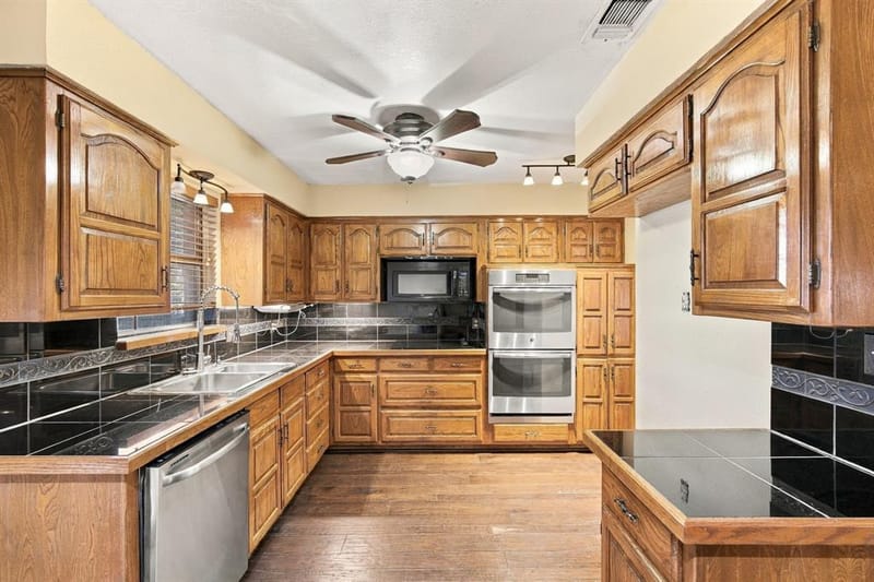 1501 Meadow Court, Midlothian TX 76065 - Photo 7