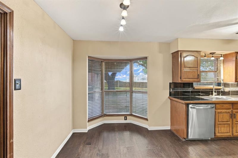 1501 Meadow Court, Midlothian TX 76065 - Photo 9