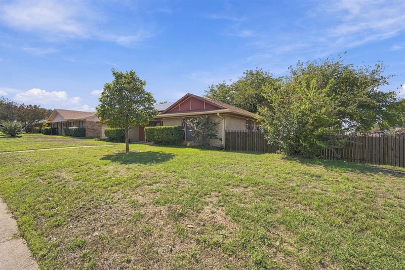 1501 Meadow Court, Midlothian TX 76065 - Photo 21