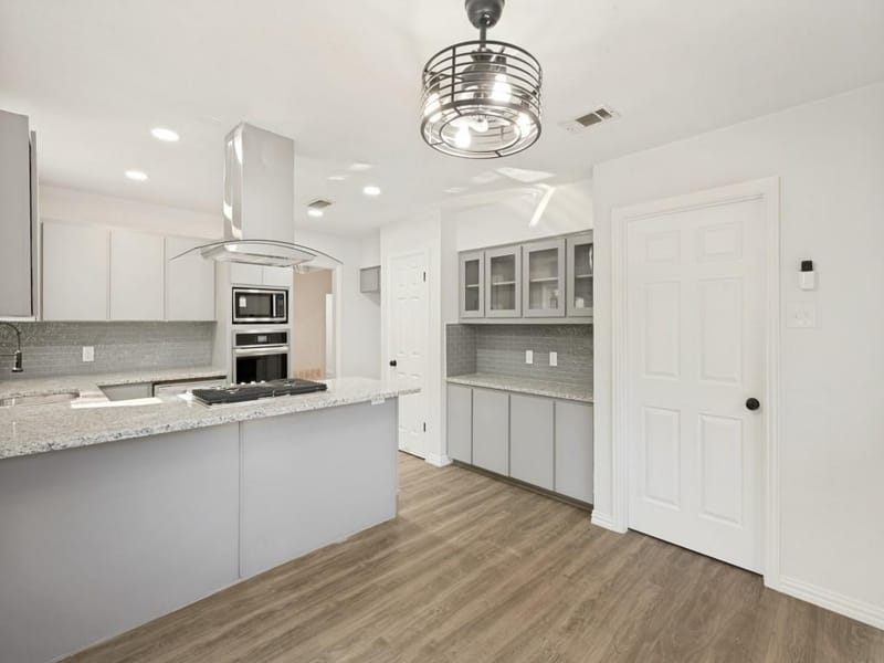 2203 Valleydale Drive, Arlington TX 76013 - Photo 9