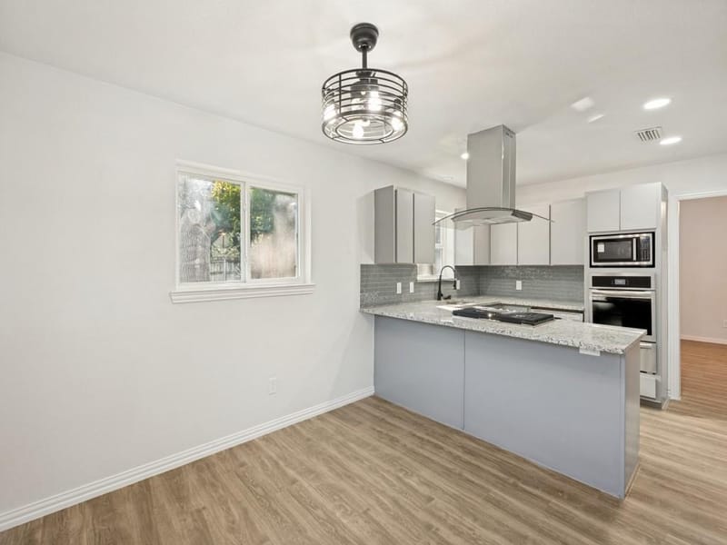 2203 Valleydale Drive, Arlington TX 76013 - Photo 8