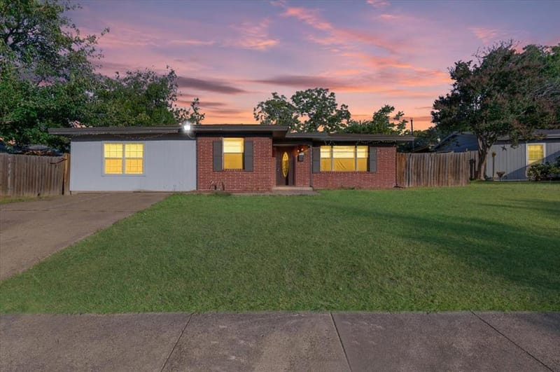 13521 Flagstone Lane, Dallas TX 75240