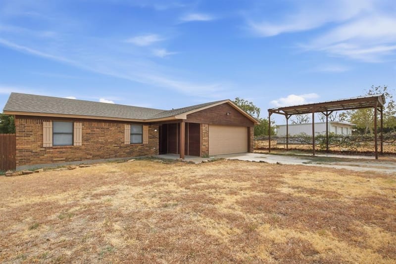 1526 W Bankhead, Weatherford TX 76086 - Photo 2