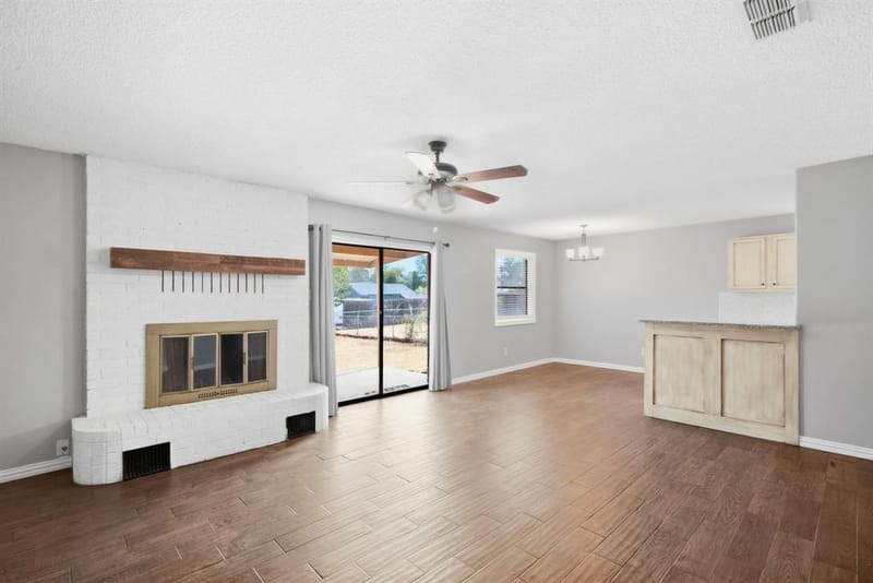 1526 W Bankhead, Weatherford TX 76086 - Photo 9