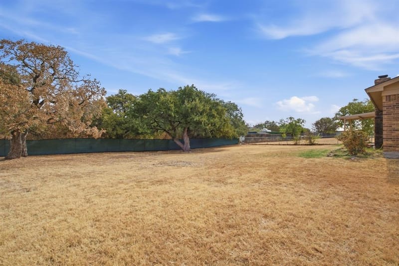 1526 W Bankhead, Weatherford TX 76086 - Photo 8