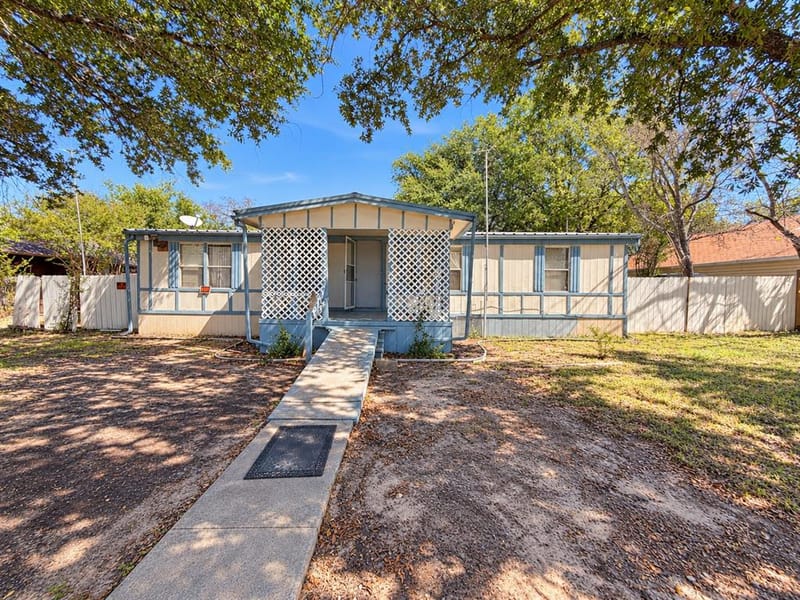 309 Boyd Street, Cleburne TX 76031