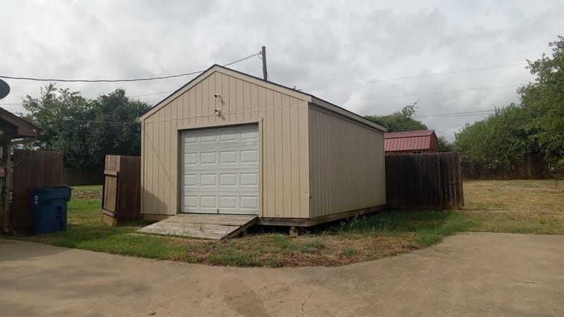 2727 N Hill Terrace, Keene TX 76031 - Photo 2