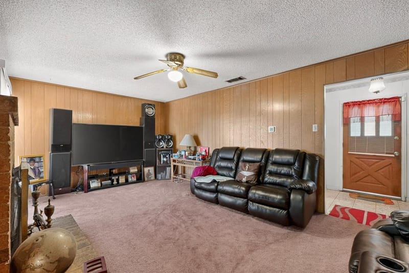 2616 Mossglen Drive, Dallas TX 75227 - Photo 7