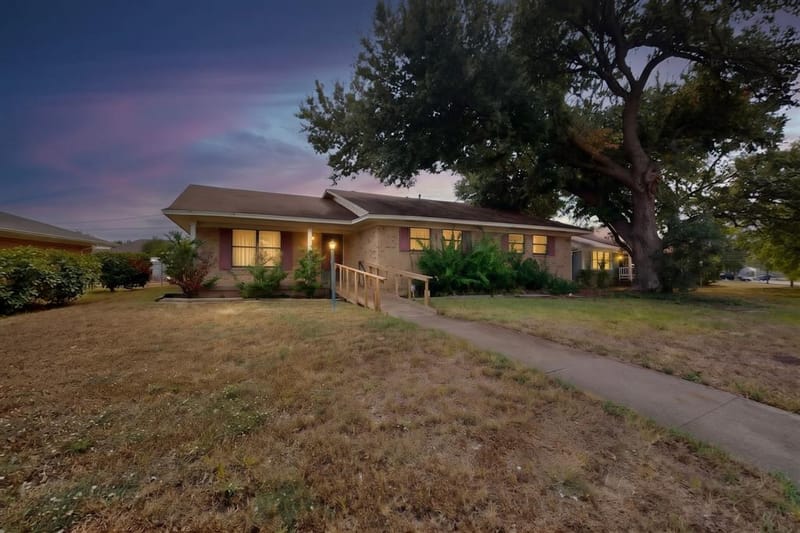 2616 Mossglen Drive, Dallas TX 75227