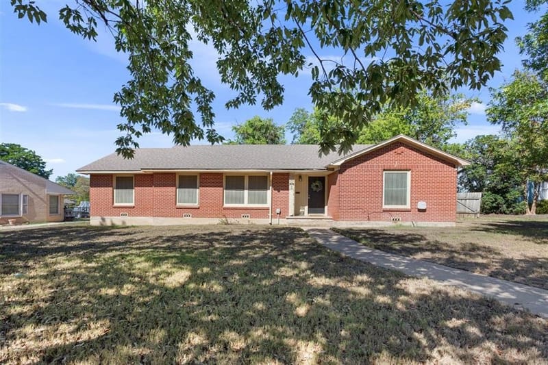 2501 N 32nd Street, Waco TX 76708 - Photo 4