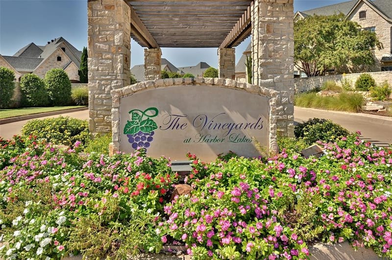 2541 Vineyard Drive, Granbury TX 76048 - Photo 12