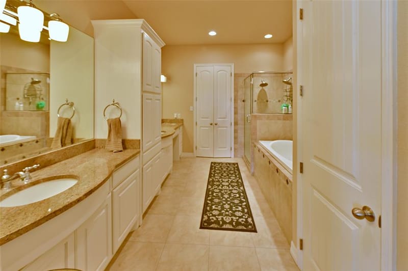 2541 Vineyard Drive, Granbury TX 76048 - Photo 8