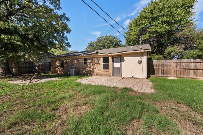 5701 Guildwood Drive, Arlington TX 76017 - Photo 12