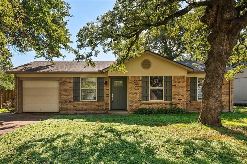 5701 Guildwood Drive, Arlington TX 76017 - Photo 11