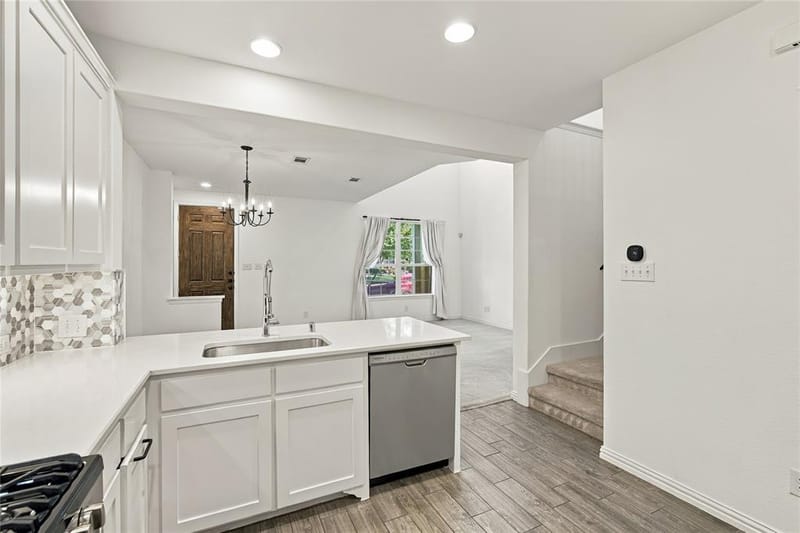 4270 Cascade Sky Drive, Arlington TX 76005 - Photo 9