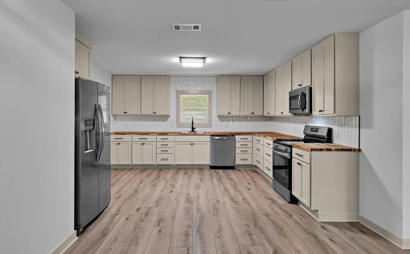 903 E Avenue C, Valley Mills TX 76689 - Photo 7