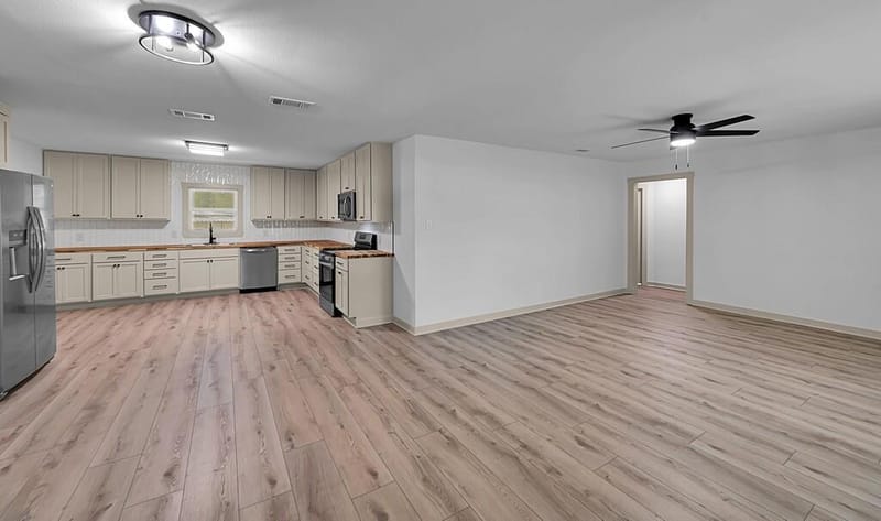 903 E Avenue C, Valley Mills TX 76689 - Photo 3