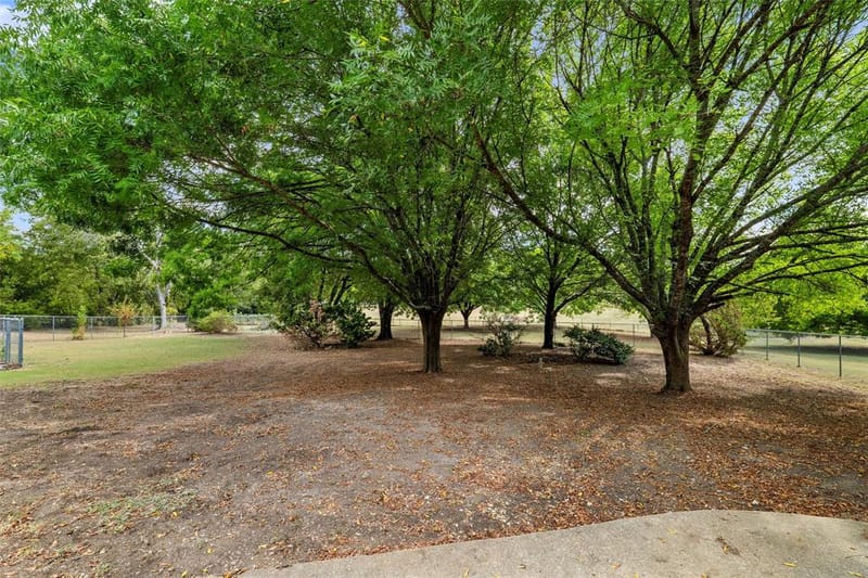 5030 Diamond Creek Drive, Midlothian TX 76065 - Photo 10
