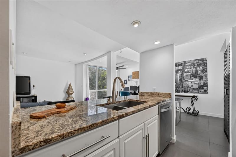 4003 Gilbert Avenue # 7, Dallas TX 75219 - Photo 10